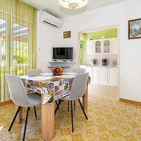 Branko Apartment *